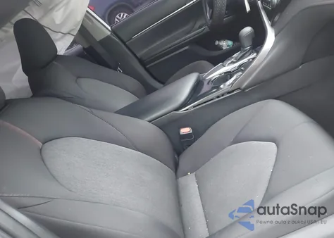 2019 Toyota Camry Le z USA, uszkodzony, nr VIN 4T1B11HK1KU807183